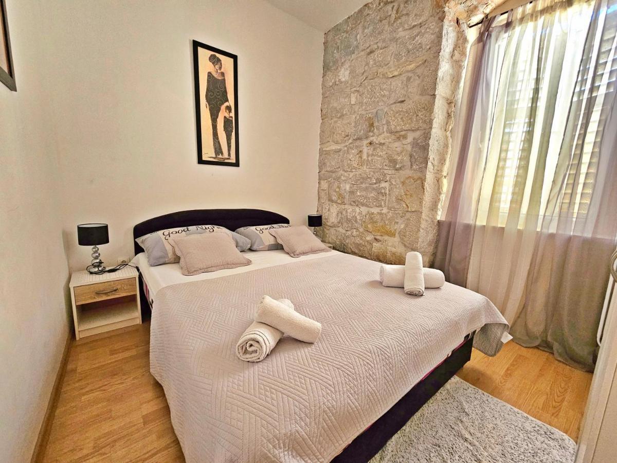 Apartments Moni Спліт Екстер'єр фото