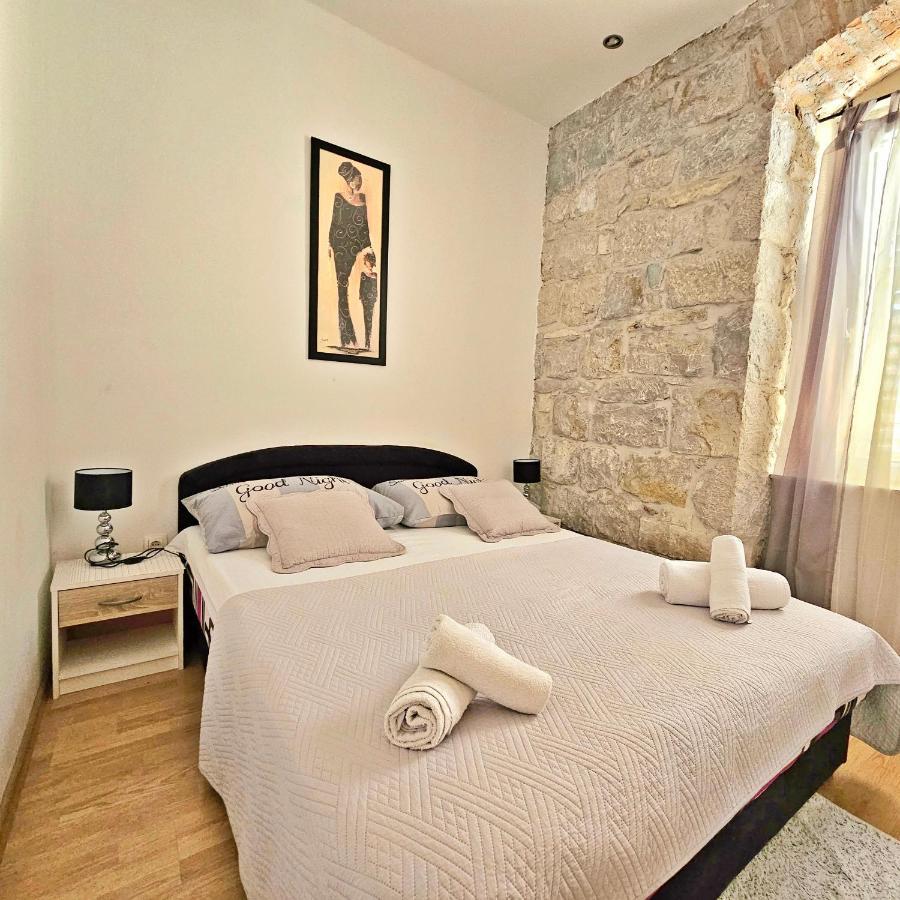 Apartments Moni Спліт Екстер'єр фото