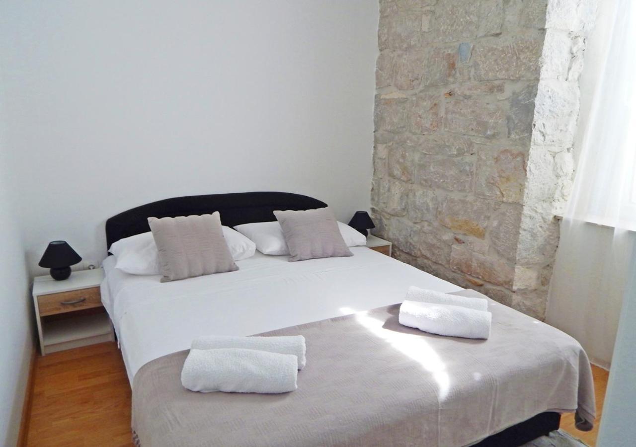 Apartments Moni Спліт Екстер'єр фото