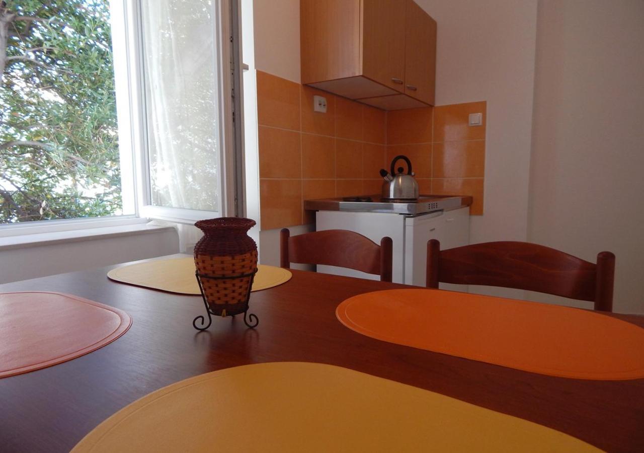 Apartments Moni Спліт Екстер'єр фото